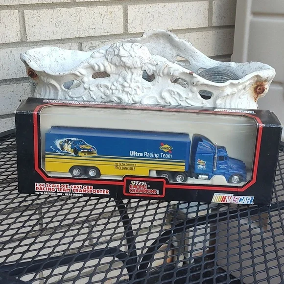 Terry Labonte Racing 🚛 - Picture 3 of 8